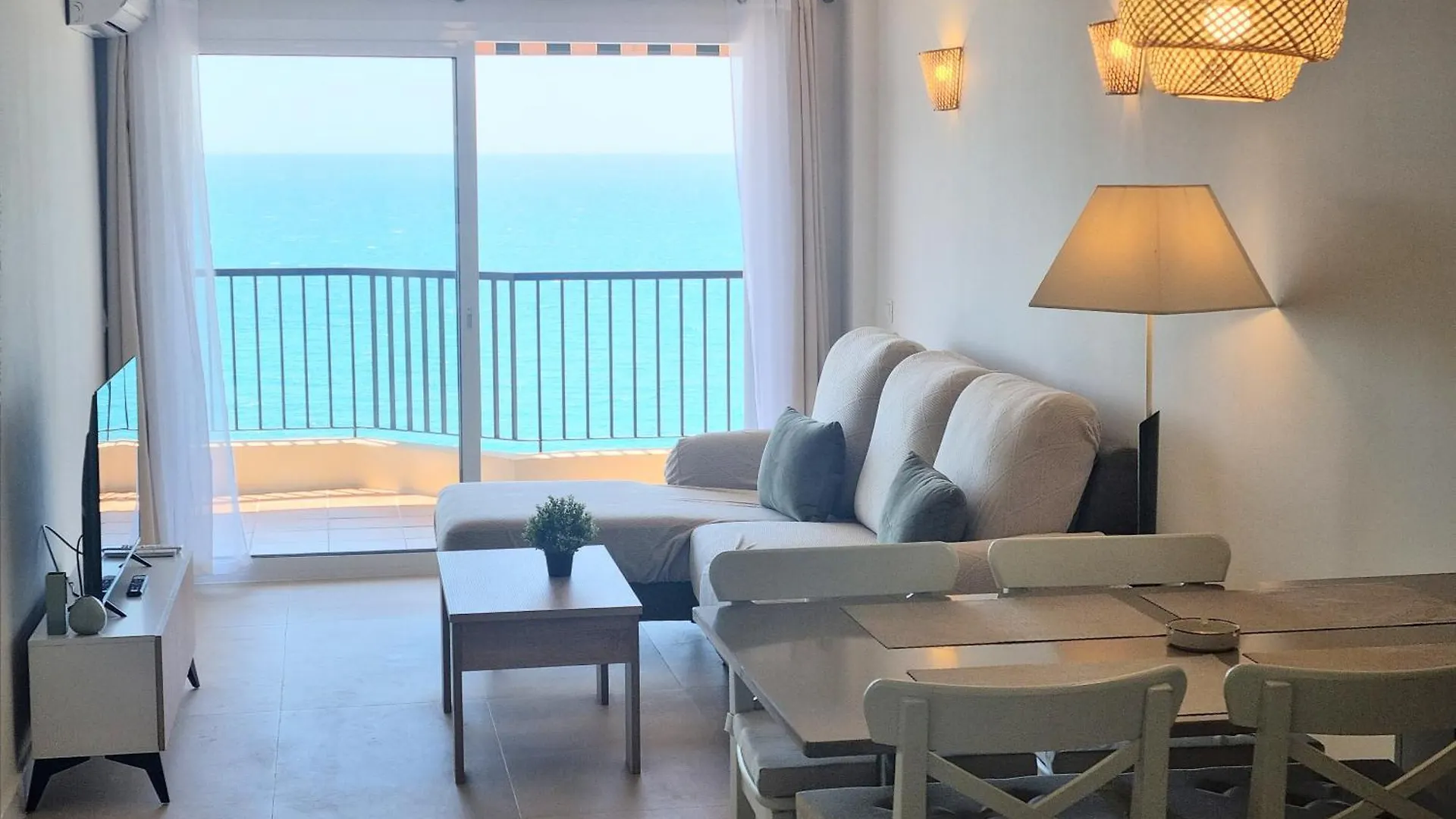 Las Antillas III Front Sea View Pool Fuengirola Spain