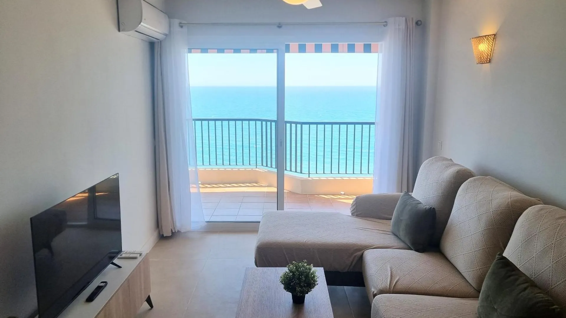 Las Antillas III Front Sea View Pool Fuengirola